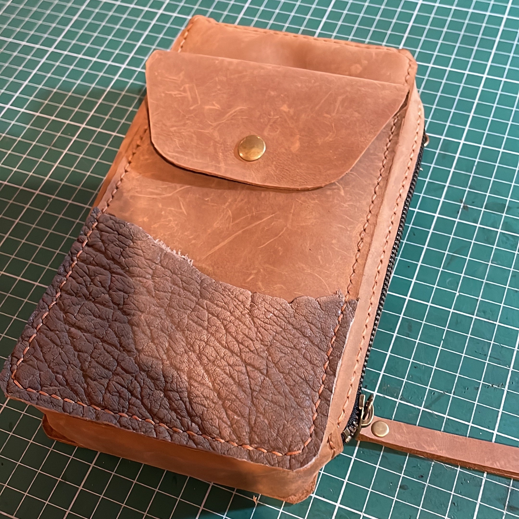Handytasche zum Umhängen