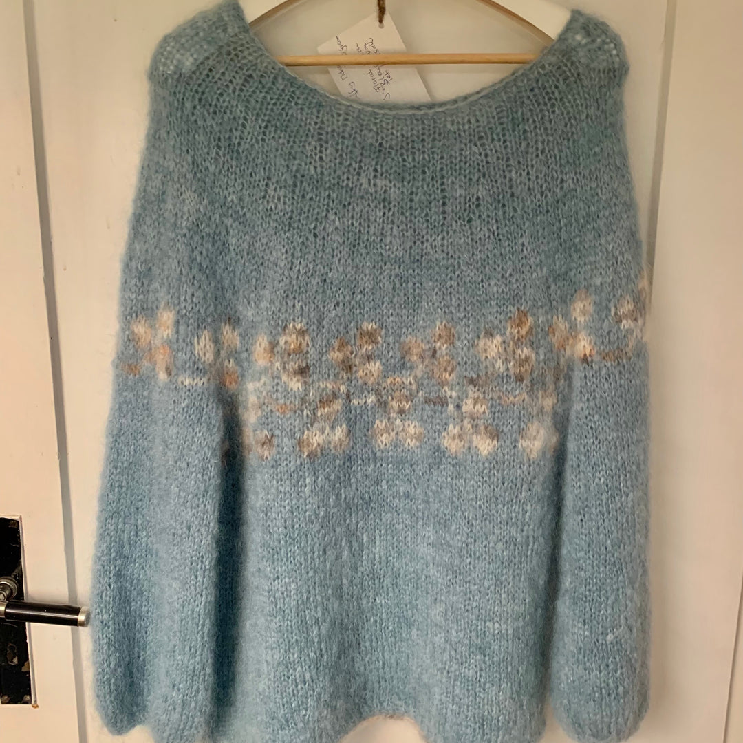 Shop Sample: Pullover blau mit Colorwork